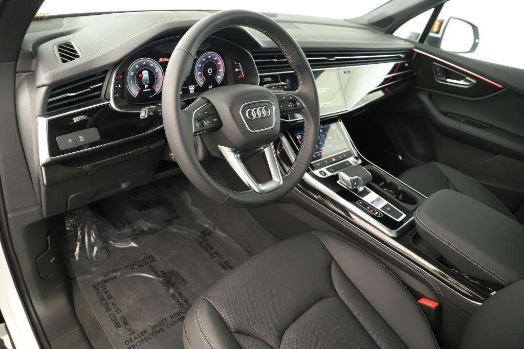 new 2025 Audi Q7 car, priced at $75,510