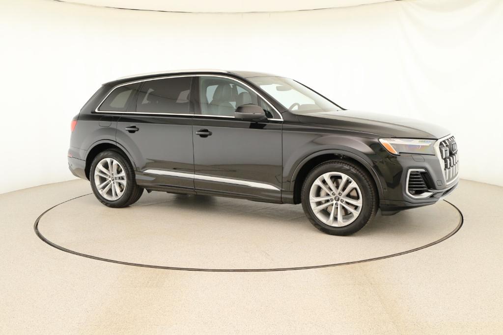 new 2025 Audi Q7 car, priced at $80,870