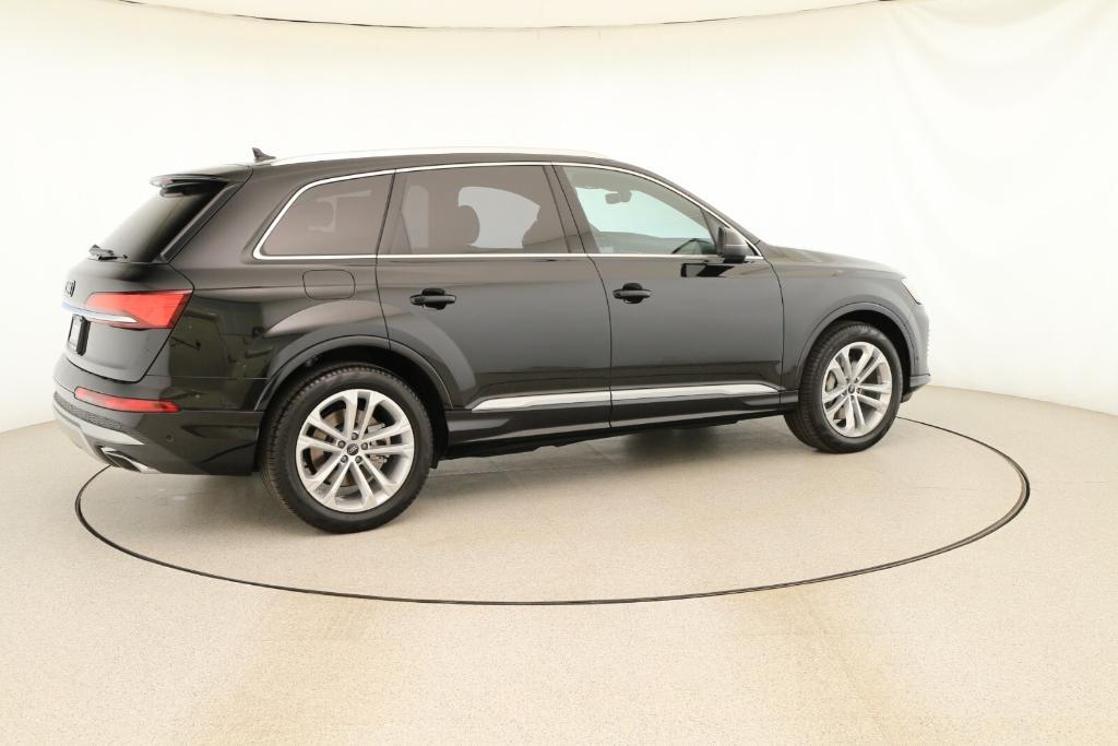 new 2025 Audi Q7 car, priced at $80,870