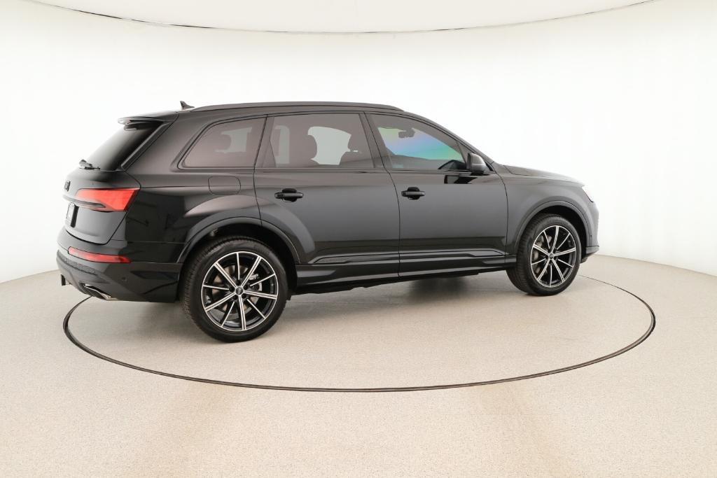 new 2025 Audi Q7 car, priced at $69,820