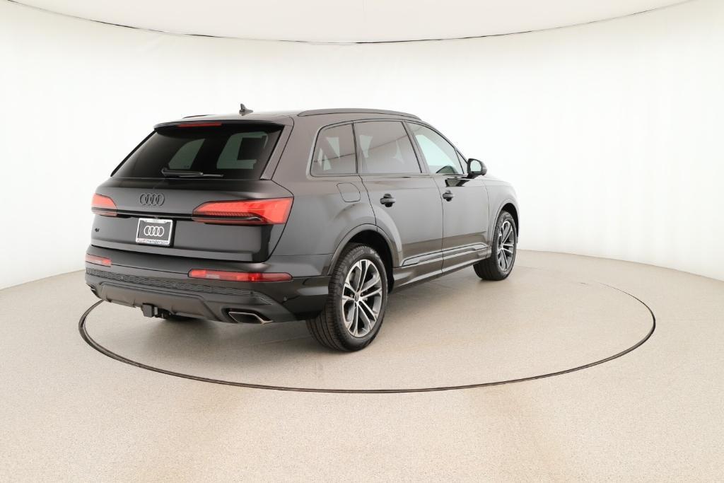 new 2025 Audi Q7 car, priced at $68,820