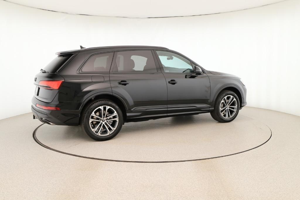 new 2025 Audi Q7 car, priced at $68,820