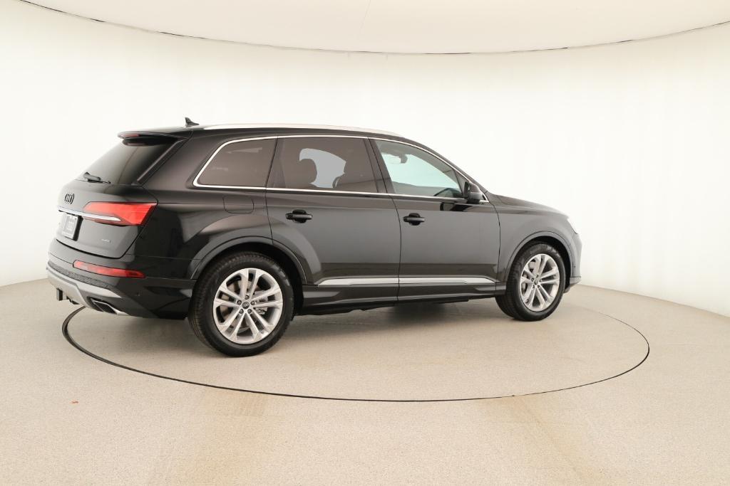 new 2026 Audi Q7 car, priced at $77,005