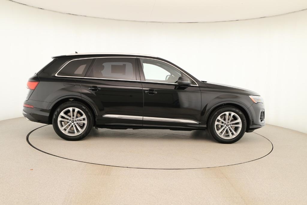 new 2026 Audi Q7 car, priced at $77,005