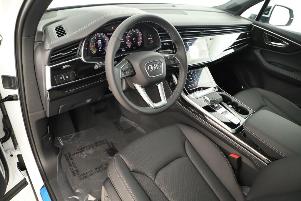 new 2025 Audi Q7 car, priced at $76,770