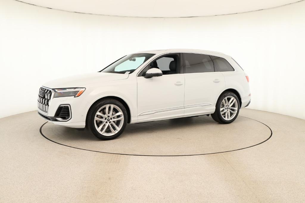 new 2025 Audi Q7 car, priced at $76,770