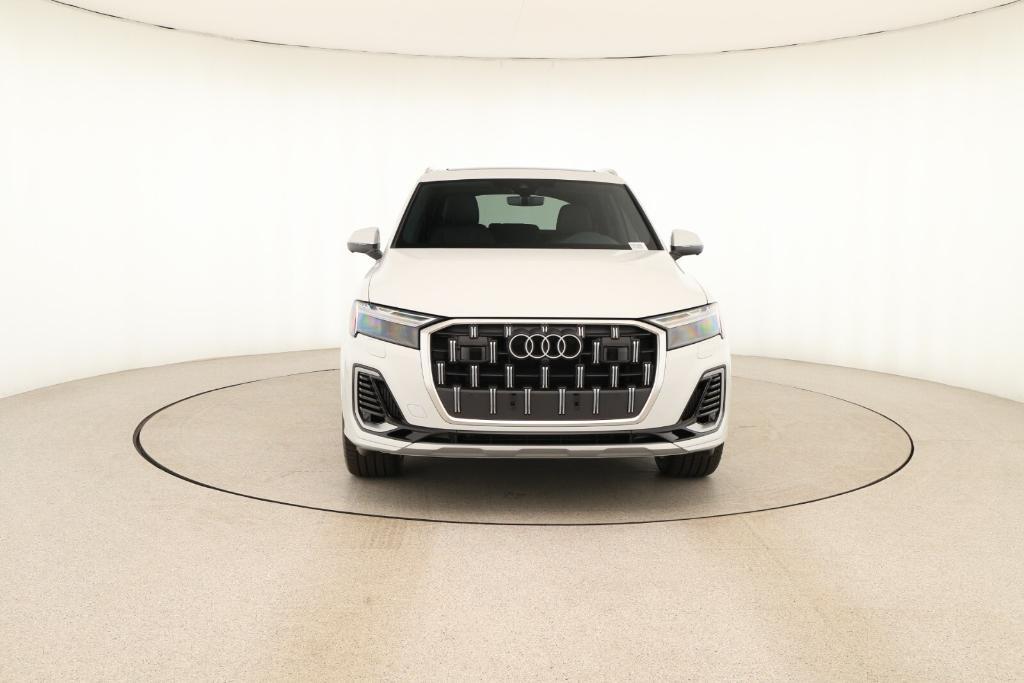 new 2025 Audi Q7 car, priced at $76,770