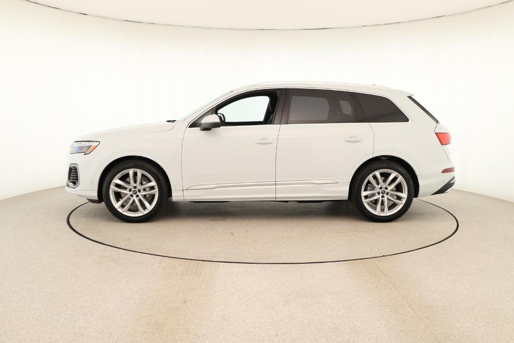 new 2025 Audi Q7 car, priced at $76,770