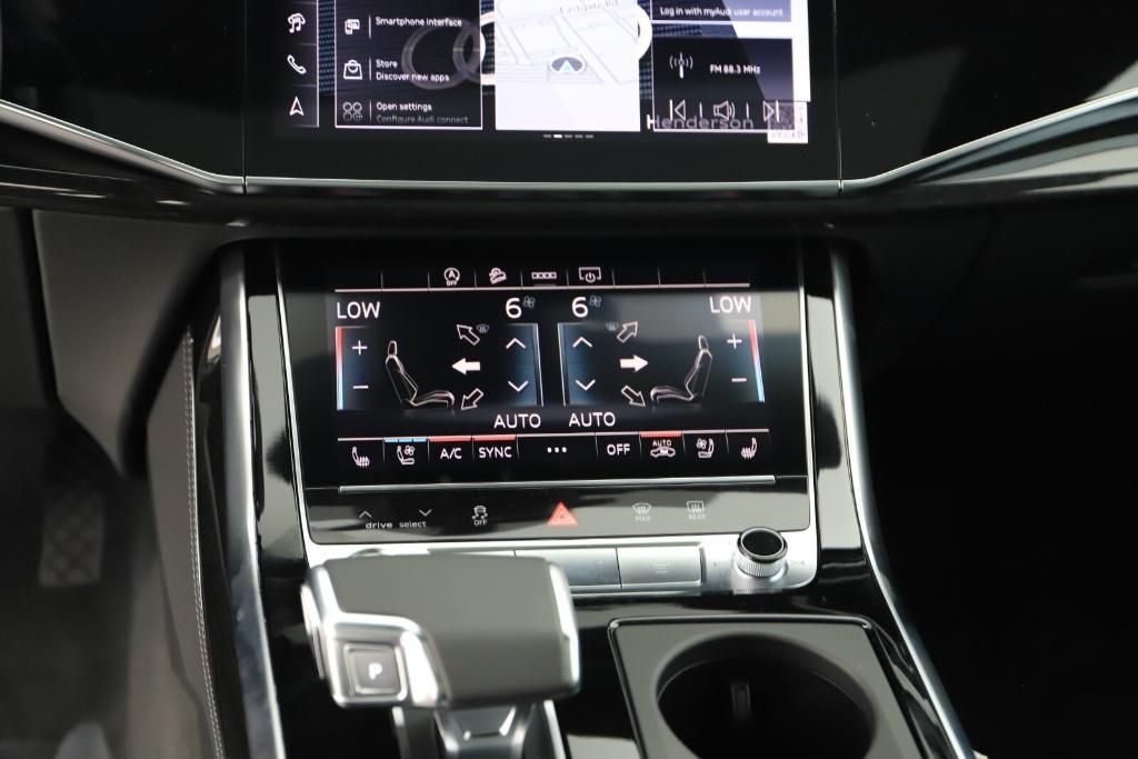 new 2025 Audi Q7 car, priced at $76,770