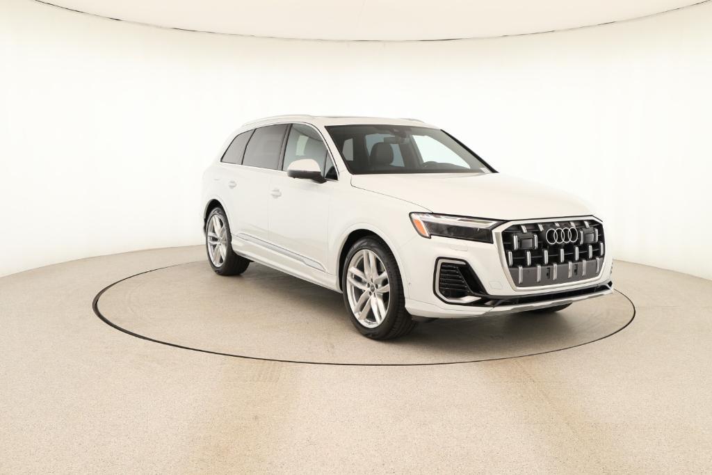 new 2025 Audi Q7 car, priced at $76,770