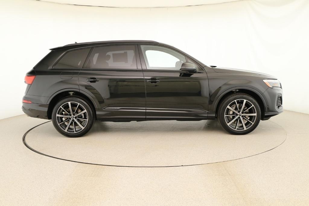 new 2025 Audi Q7 car, priced at $72,420