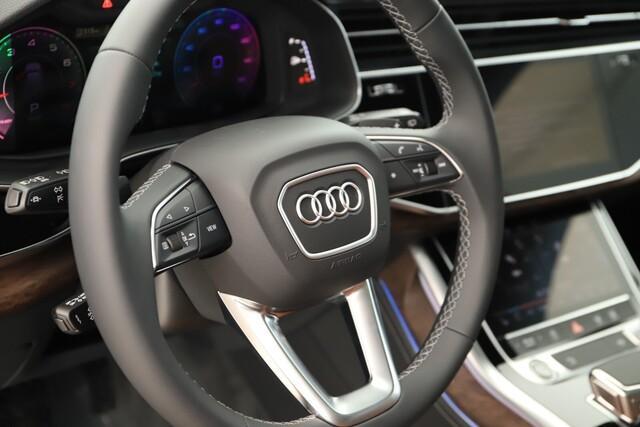 new 2025 Audi Q7 car, priced at $72,985