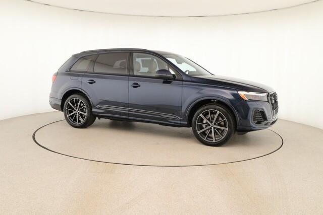 new 2025 Audi Q7 car, priced at $72,985