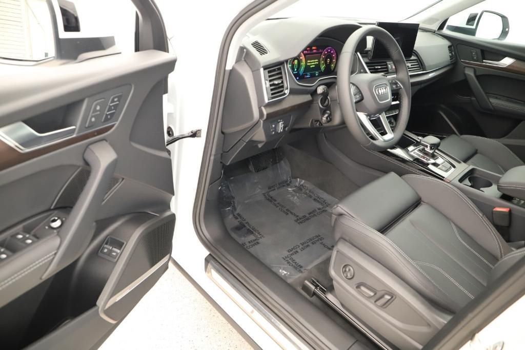 new 2025 Audi Q5 car, priced at $66,760