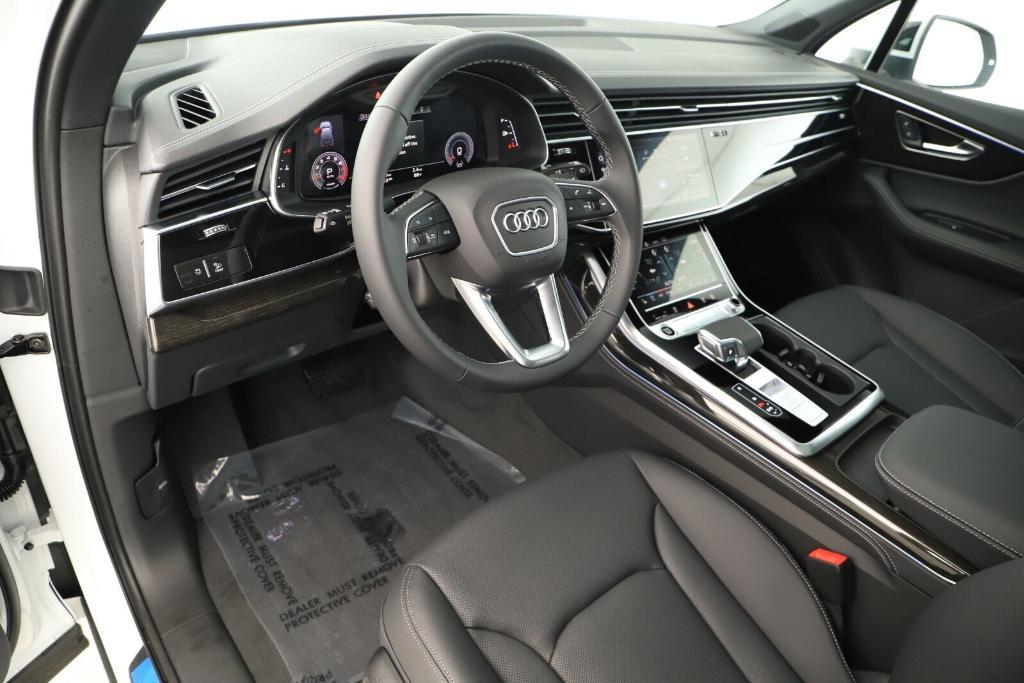 new 2025 Audi Q7 car, priced at $76,260