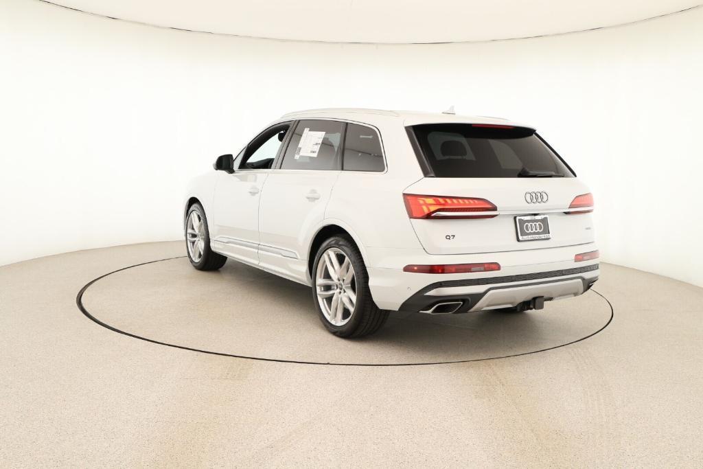 new 2025 Audi Q7 car, priced at $76,260