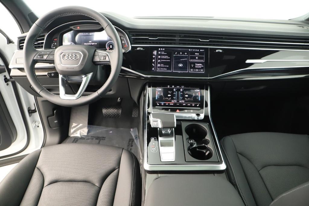 new 2025 Audi Q7 car, priced at $76,260