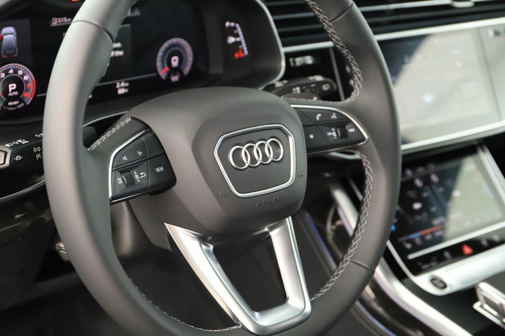 new 2025 Audi Q7 car, priced at $76,260