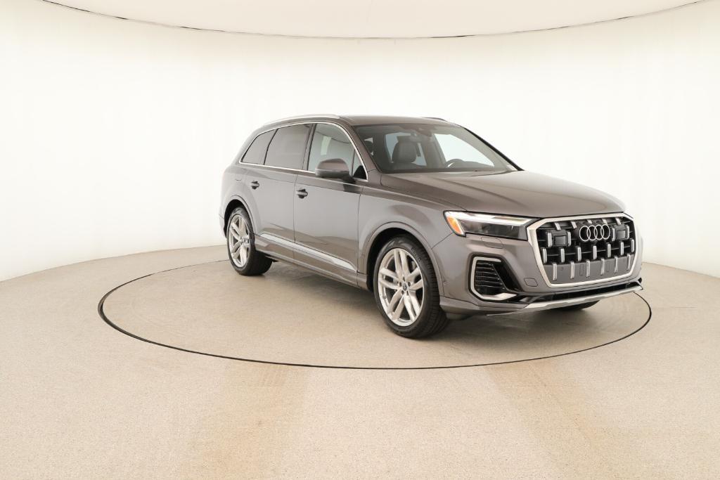 new 2025 Audi Q7 car, priced at $76,260