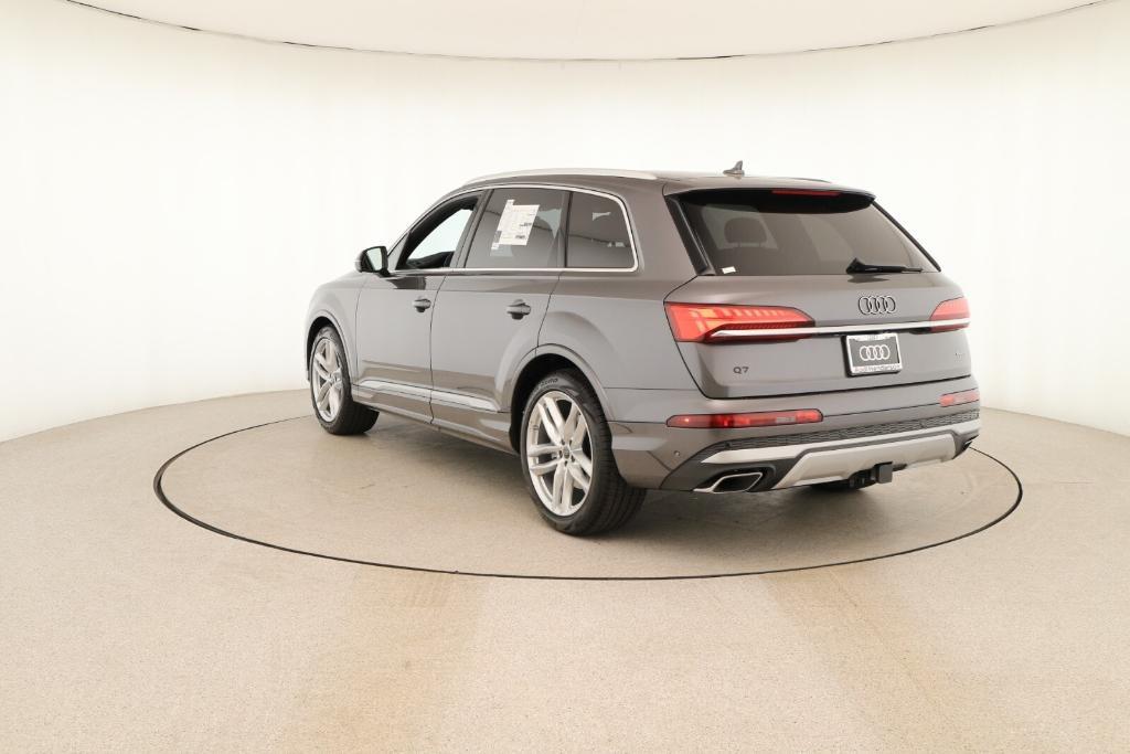 new 2025 Audi Q7 car, priced at $76,260