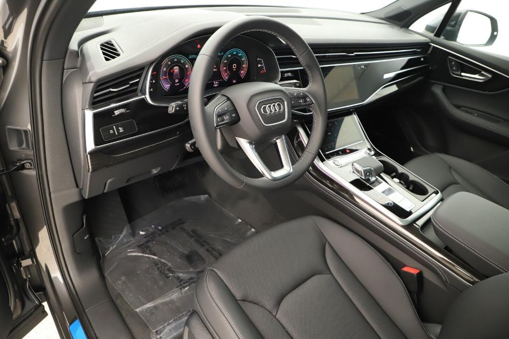 new 2025 Audi Q7 car, priced at $76,260