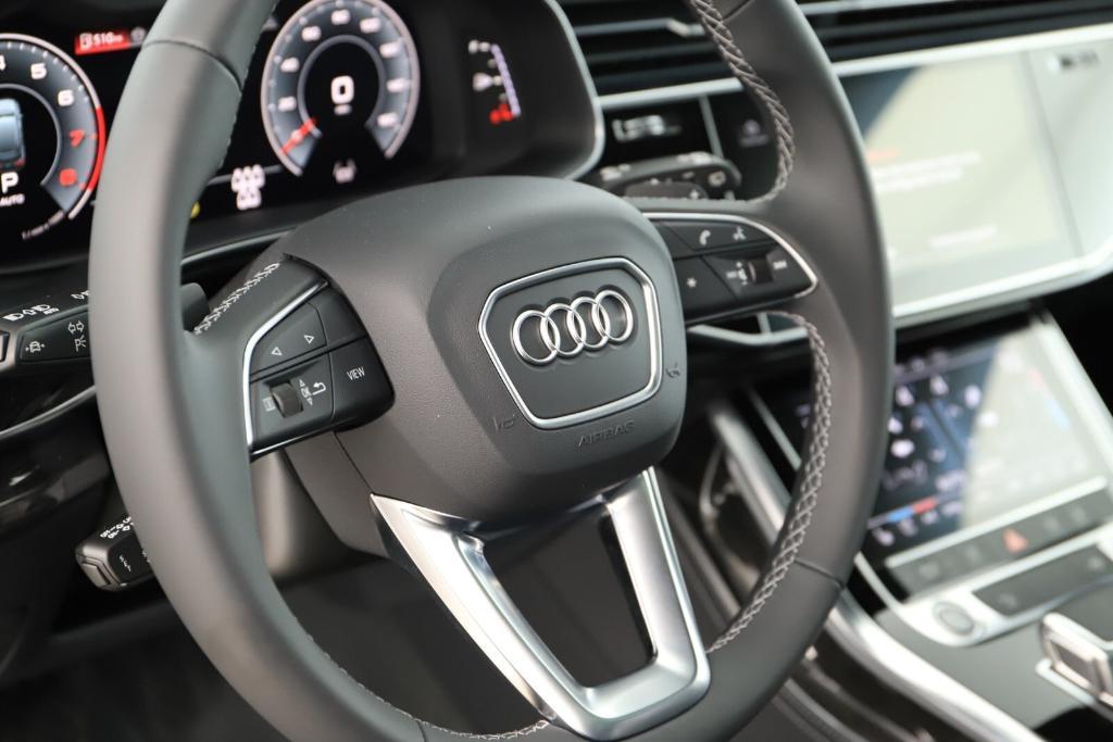 new 2025 Audi Q7 car, priced at $77,420