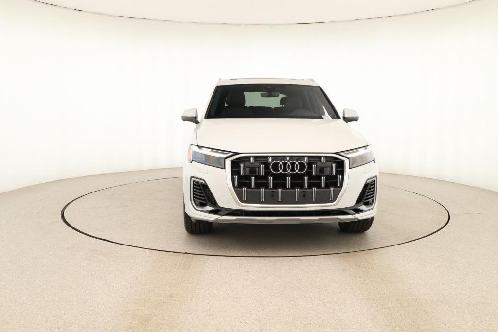 new 2025 Audi Q7 car, priced at $76,300