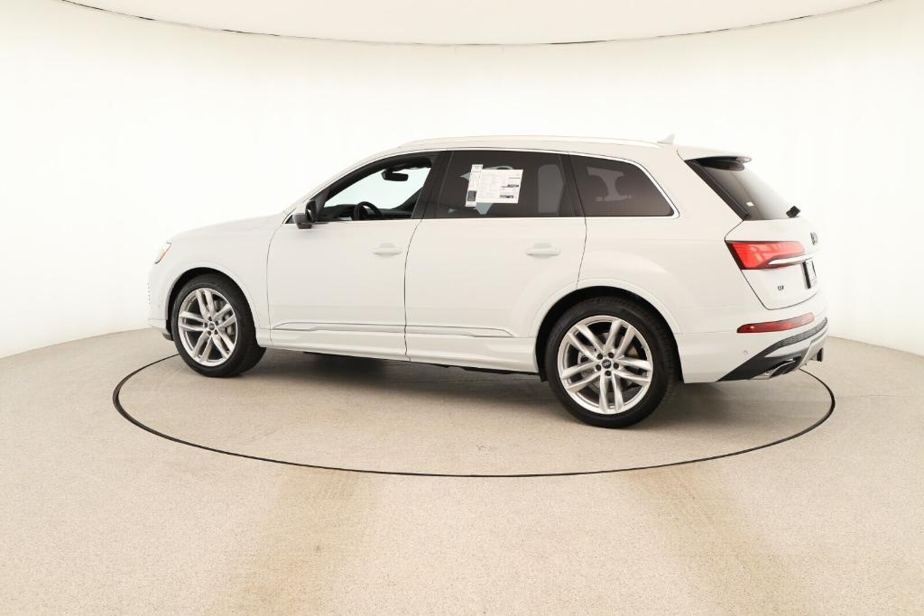 new 2025 Audi Q7 car, priced at $76,300