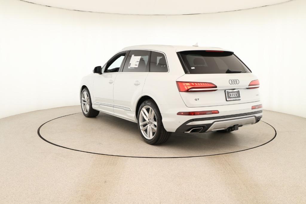 new 2025 Audi Q7 car, priced at $76,300