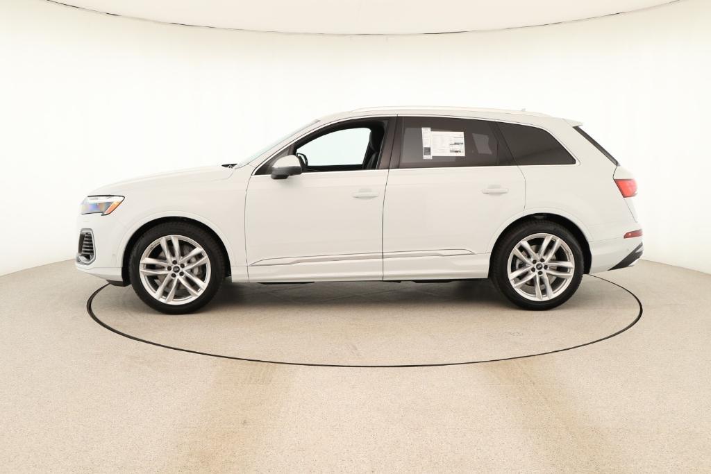 new 2025 Audi Q7 car, priced at $76,300