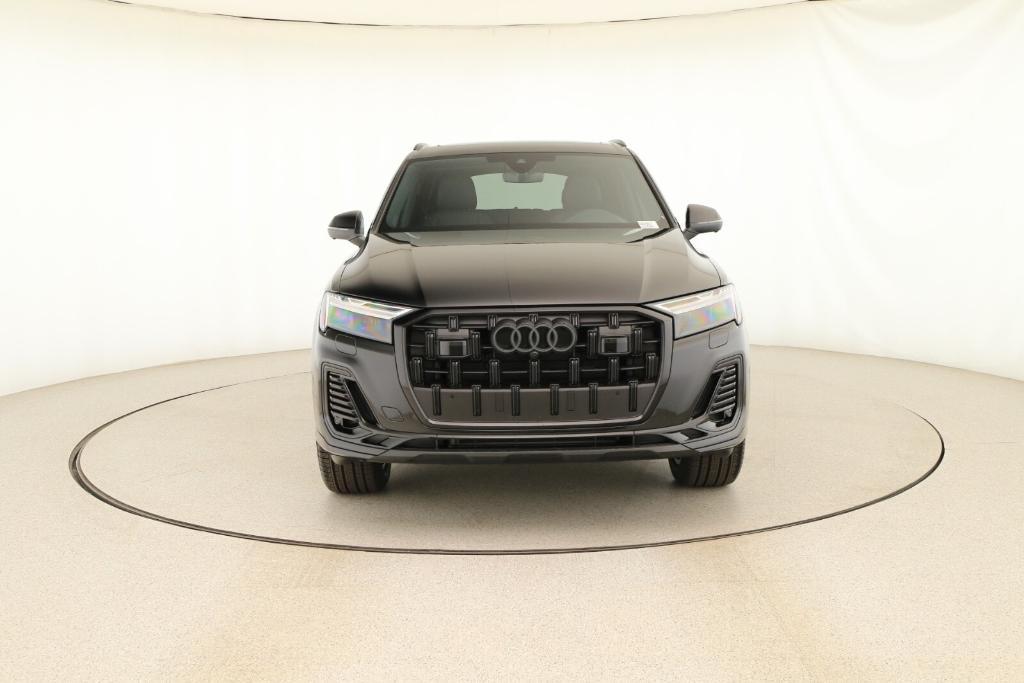 new 2025 Audi Q7 car, priced at $68,370