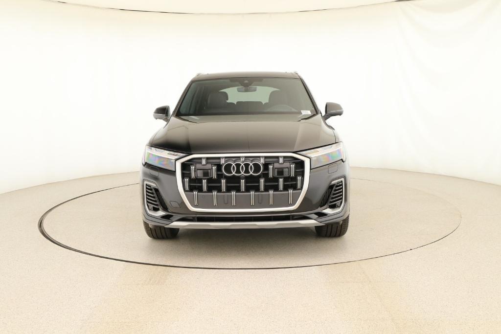 new 2025 Audi Q7 car, priced at $80,870