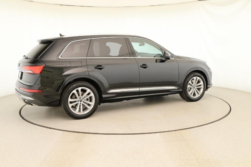 new 2025 Audi Q7 car, priced at $80,870