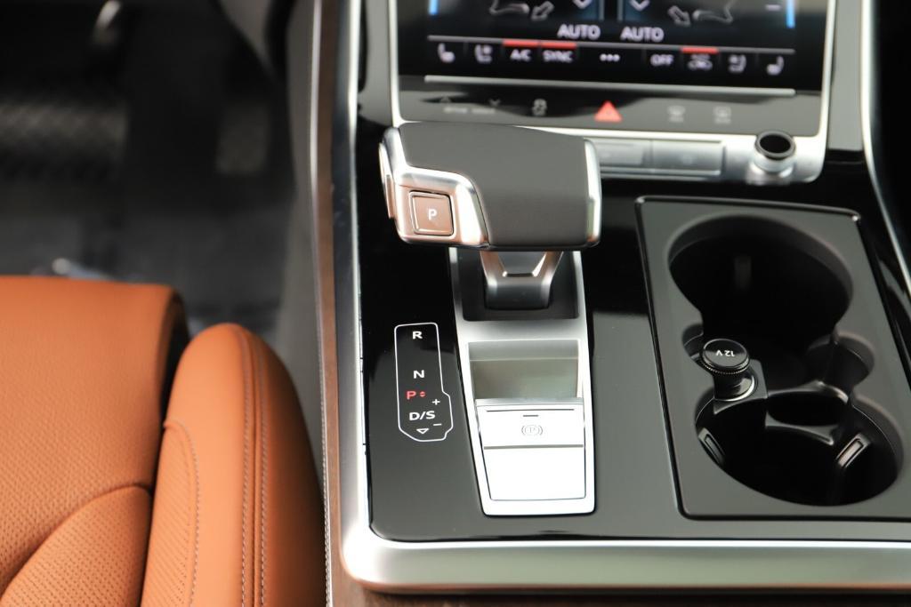 new 2025 Audi Q7 car, priced at $89,360