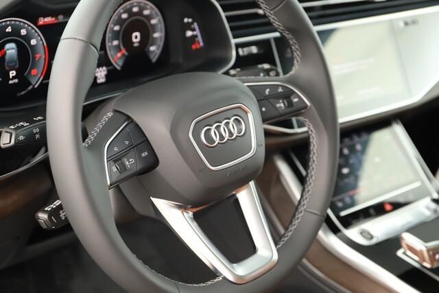 new 2025 Audi Q7 car, priced at $89,360