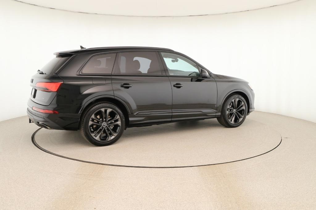 new 2025 Audi Q7 car, priced at $89,360