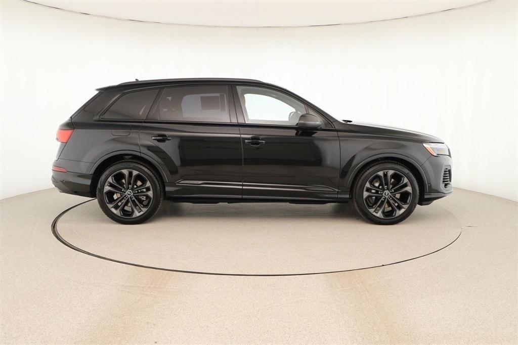new 2025 Audi Q7 car, priced at $89,360