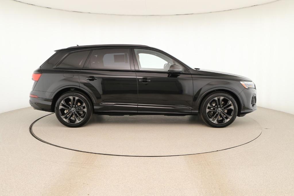 new 2025 Audi Q7 car, priced at $89,360