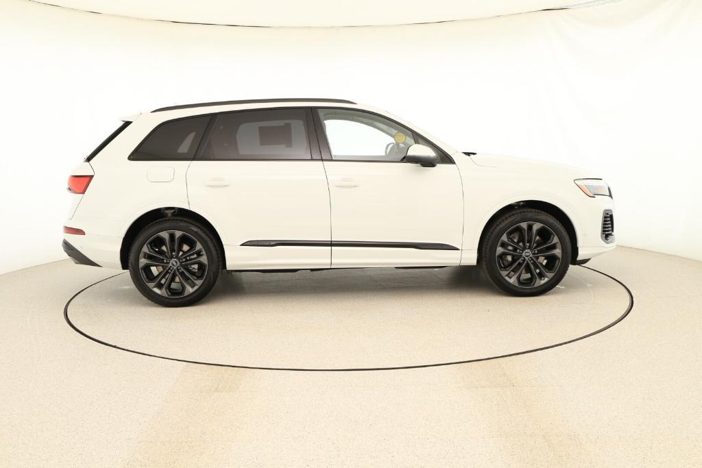 new 2025 Audi Q7 car, priced at $76,115