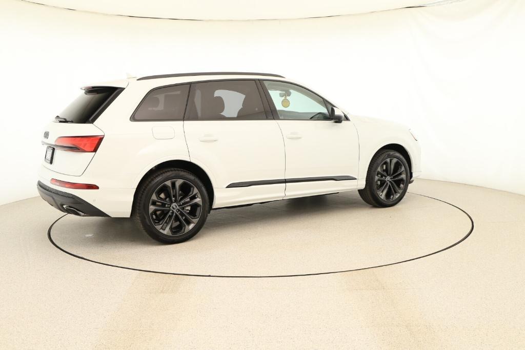 new 2025 Audi Q7 car, priced at $76,115