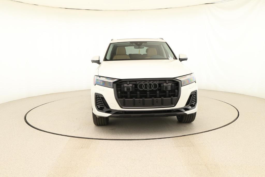 new 2025 Audi Q7 car, priced at $76,115