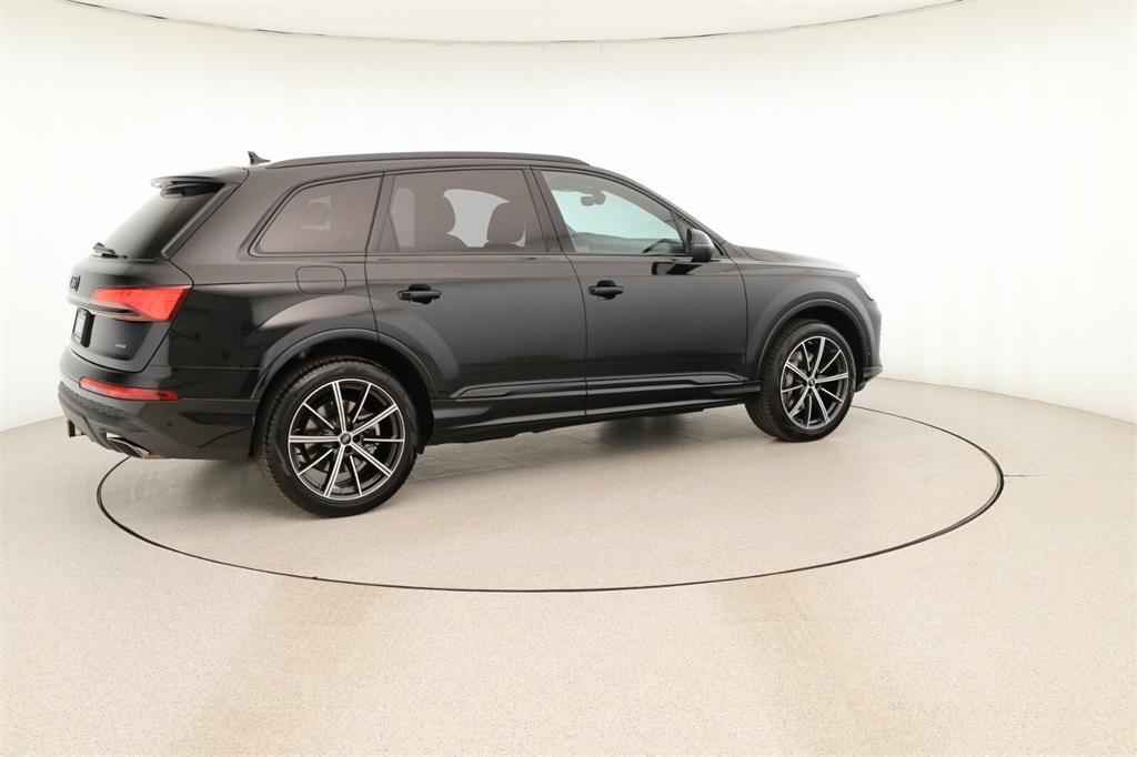 new 2025 Audi Q7 car, priced at $71,685