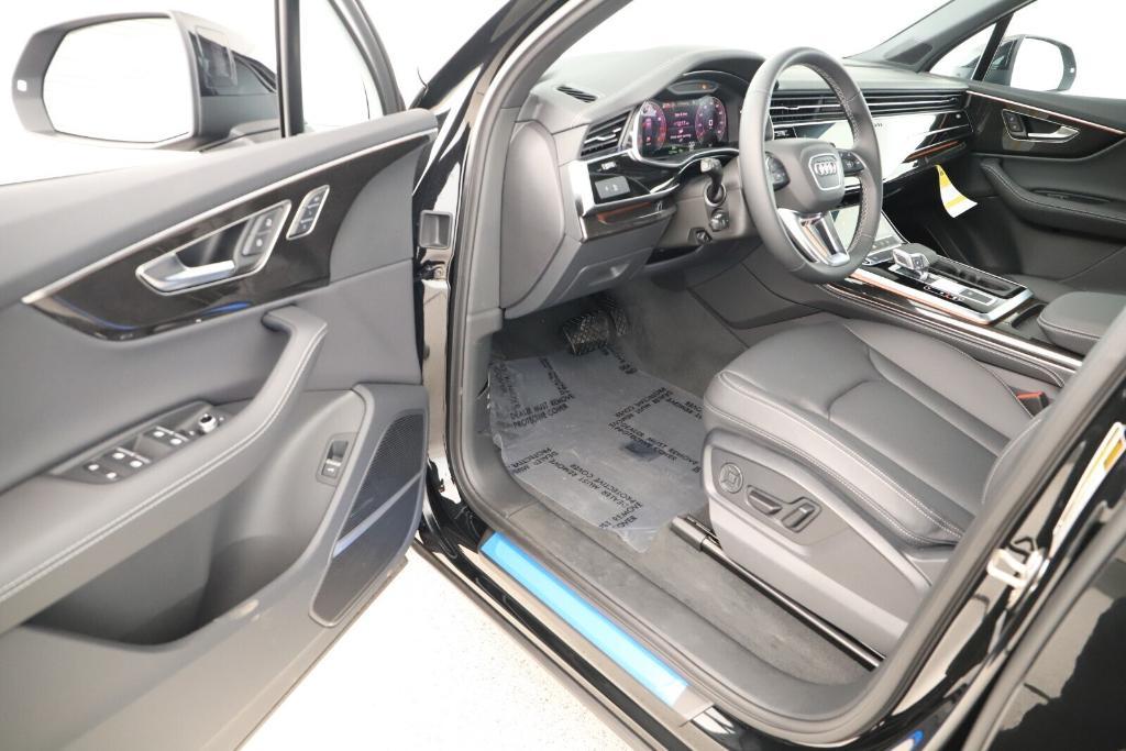 new 2025 Audi Q7 car, priced at $71,685