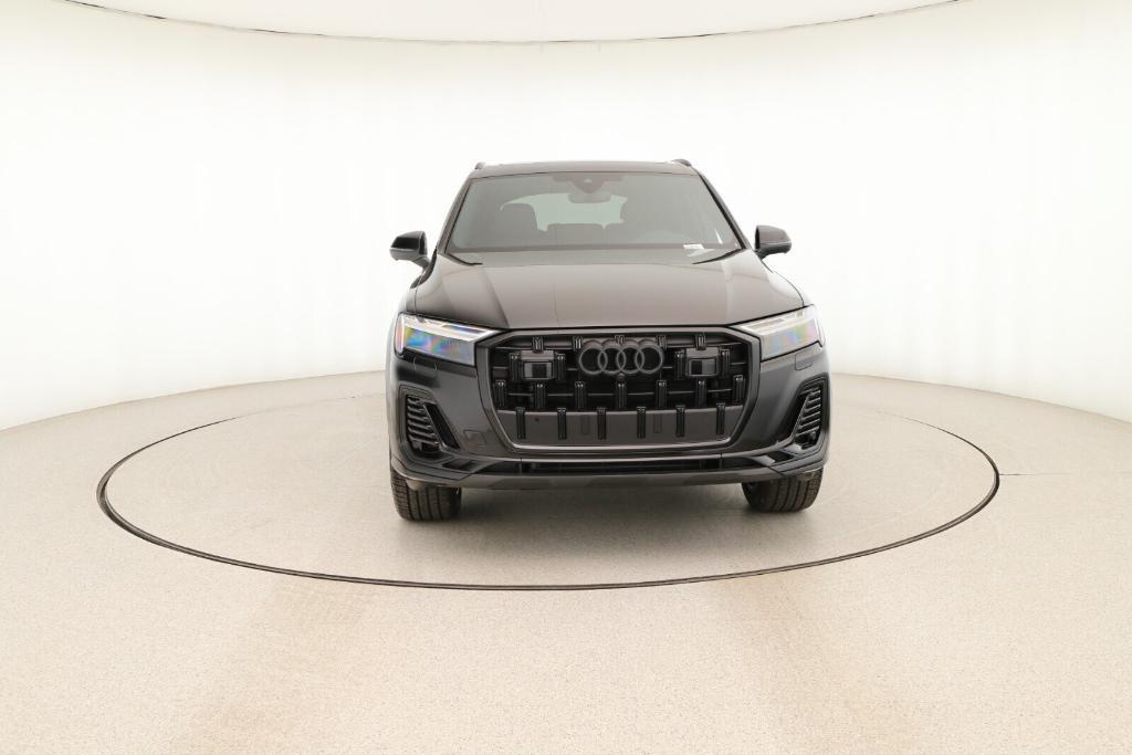 new 2025 Audi Q7 car, priced at $71,685