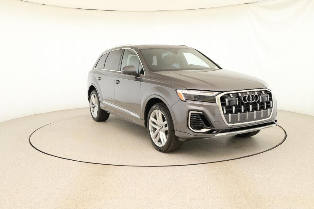 new 2025 Audi Q7 car, priced at $76,360