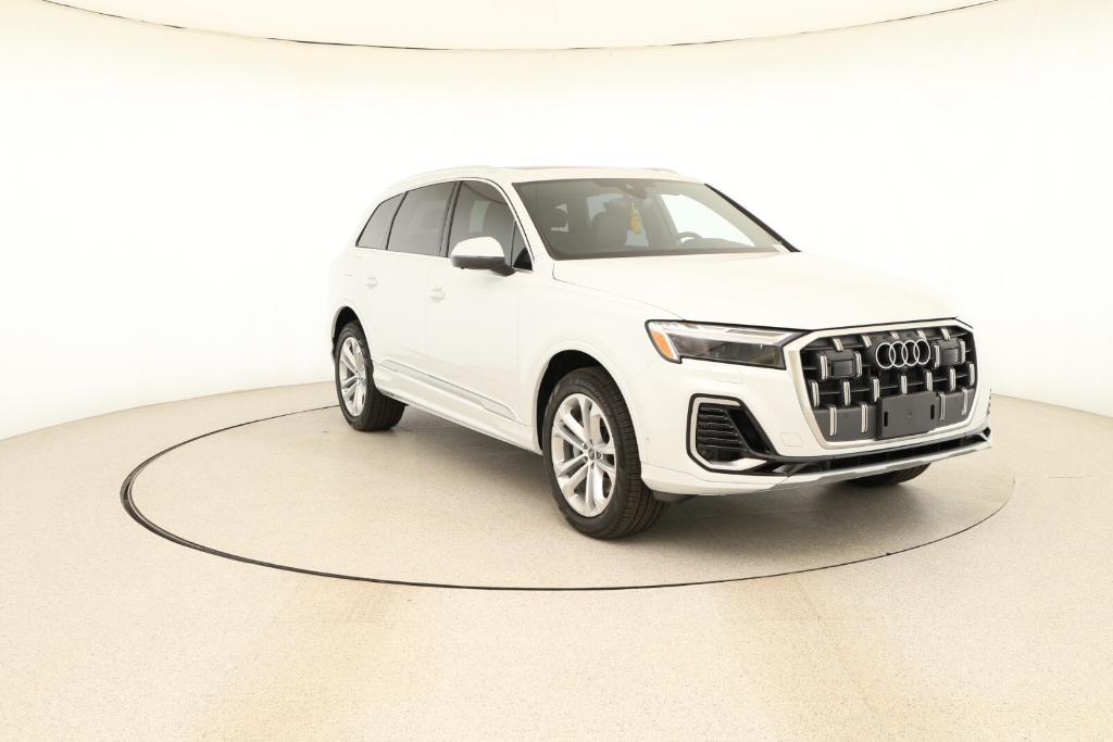 new 2025 Audi Q7 car, priced at $75,510