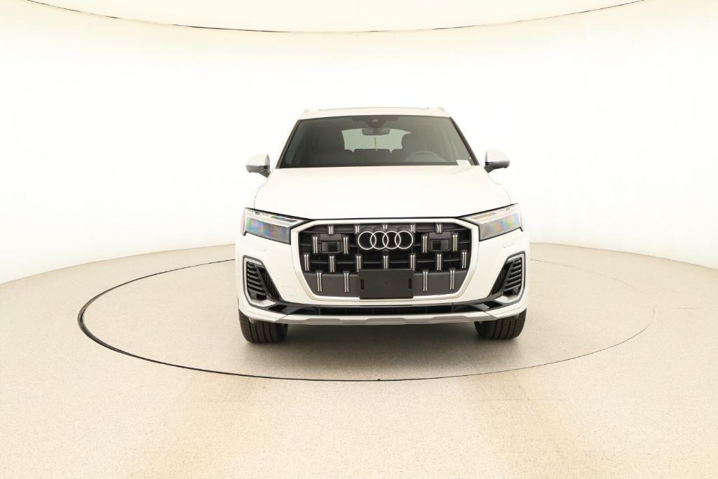 new 2025 Audi Q7 car, priced at $75,510