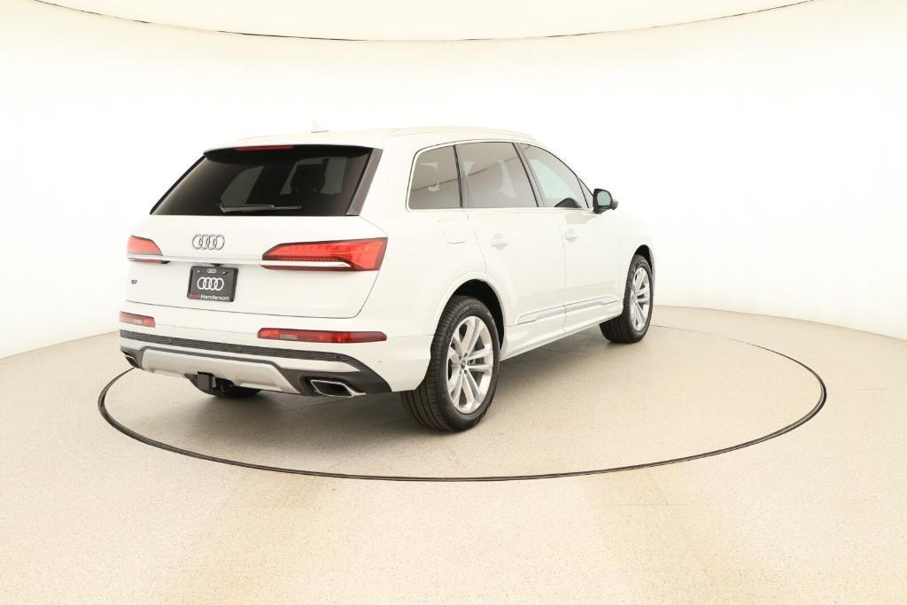 new 2025 Audi Q7 car, priced at $75,510