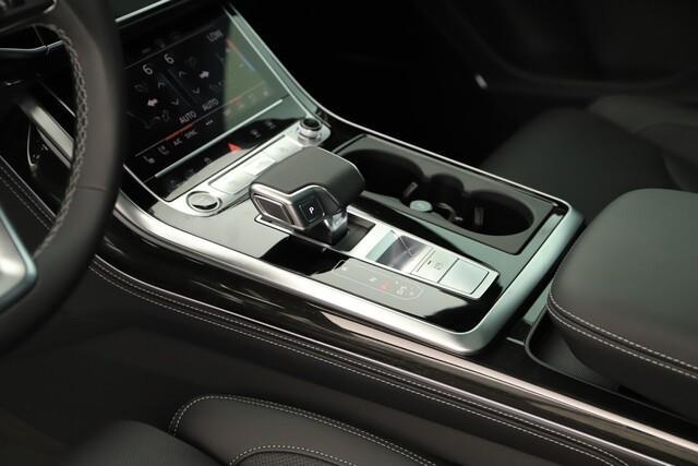 new 2025 Audi Q7 car, priced at $82,620