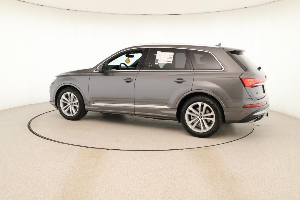 new 2025 Audi Q7 car, priced at $82,620